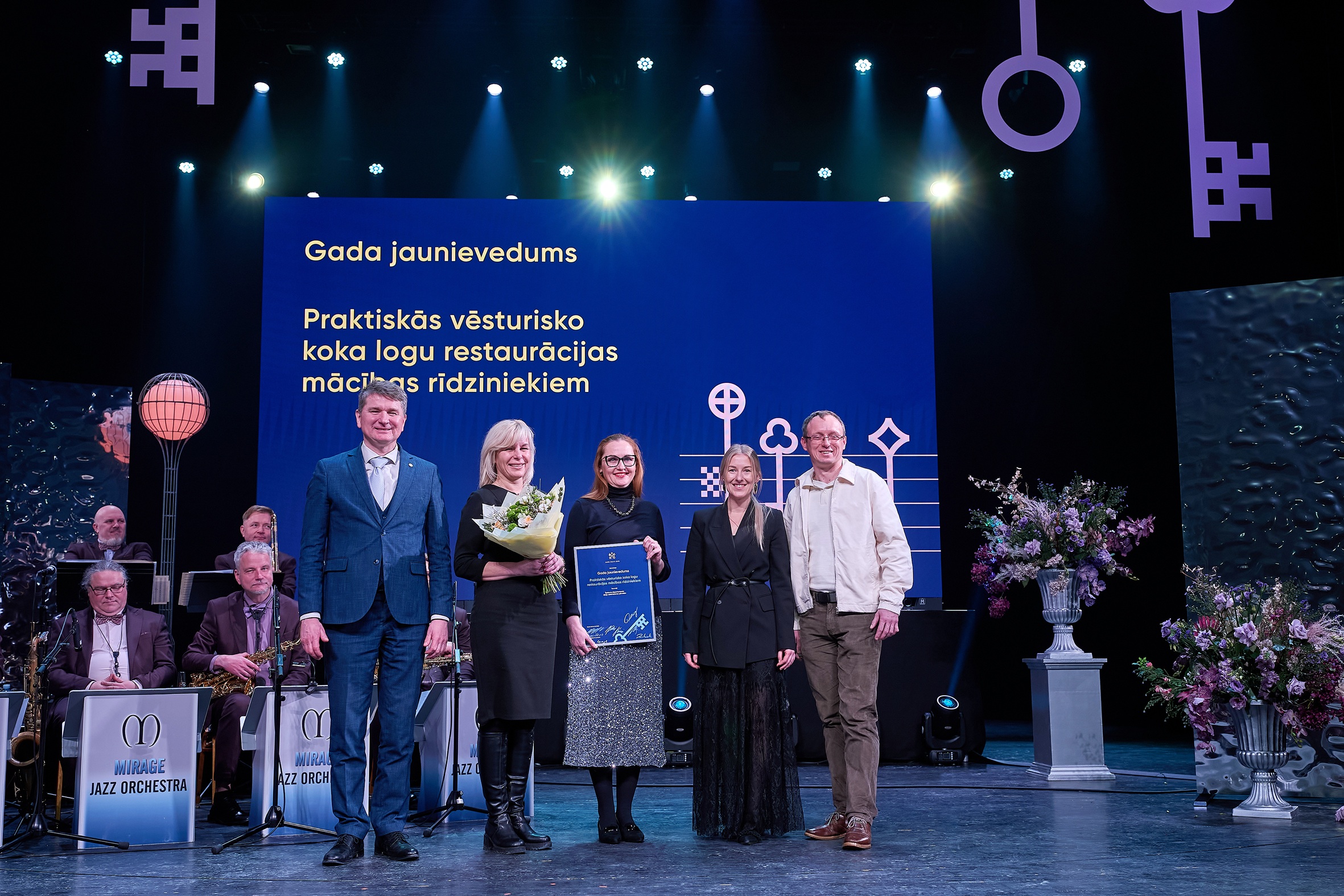 Gada jaunievedums Praktiskās vēsturisko koka logu restaurācijas mācības rīdziniekiem